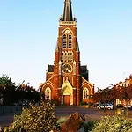 Family Near Lille With Garden & Parking *
