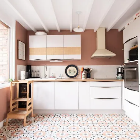 Family Near Lille With Garden & Parking Saint-André