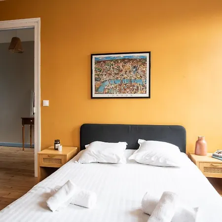 Family Near Lille With Garden & Parking Saint-André