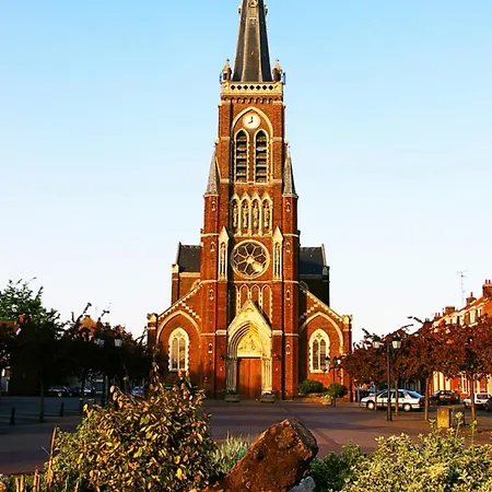 Family Near Lille With Garden & Parking *