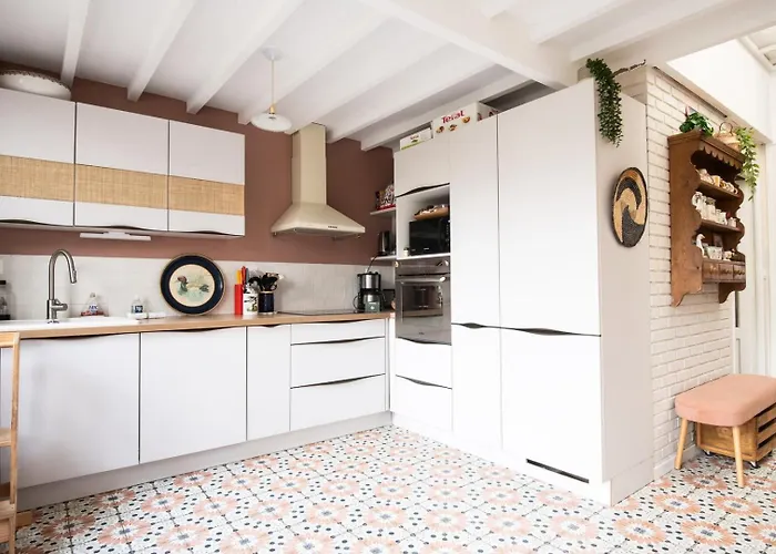 Hébergement de vacances Family Near Lille With Garden & Parking *