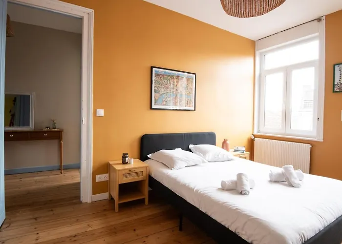 Hébergement de vacances Family Near Lille With Garden & Parking *