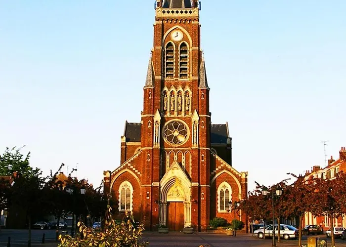 Family Near Lille With Garden & Parking *